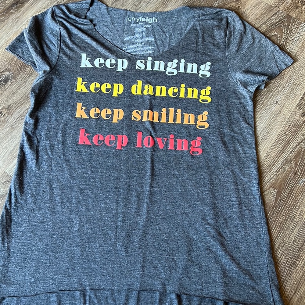 Jerry Leigh Gray 'Keep Singing Keep Dancing' Short Sleeve Tee